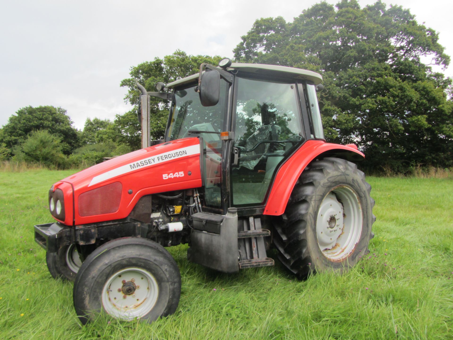 2004 Massey Ferguson 5445, 2 wheel drive. 1278 hours