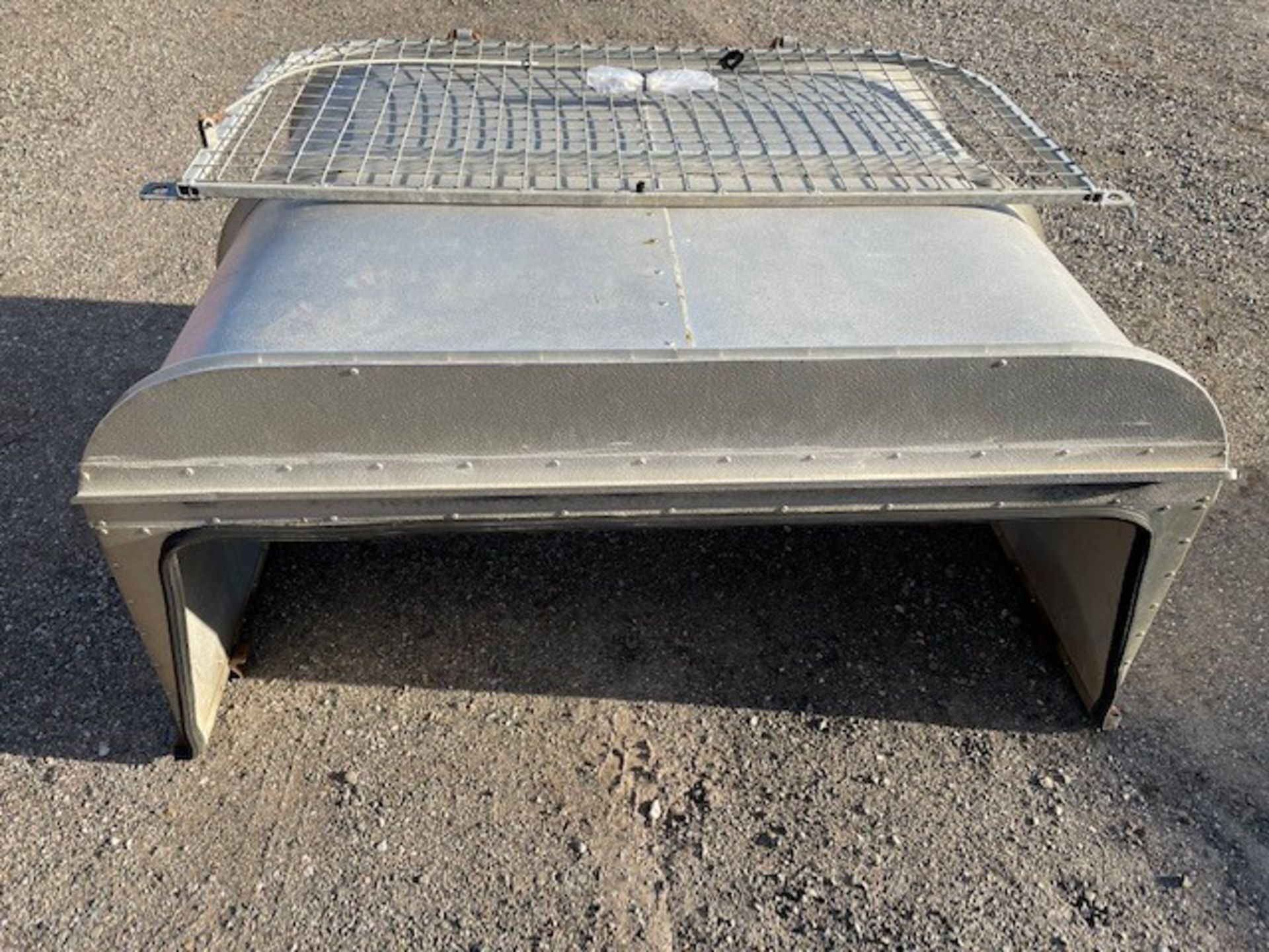 Ifor Williams 90 Pickup Back with mesh top & fittings