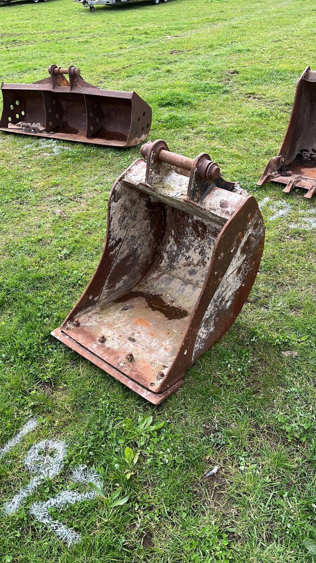2ft Digging Bucket, to fit JCB 3CX