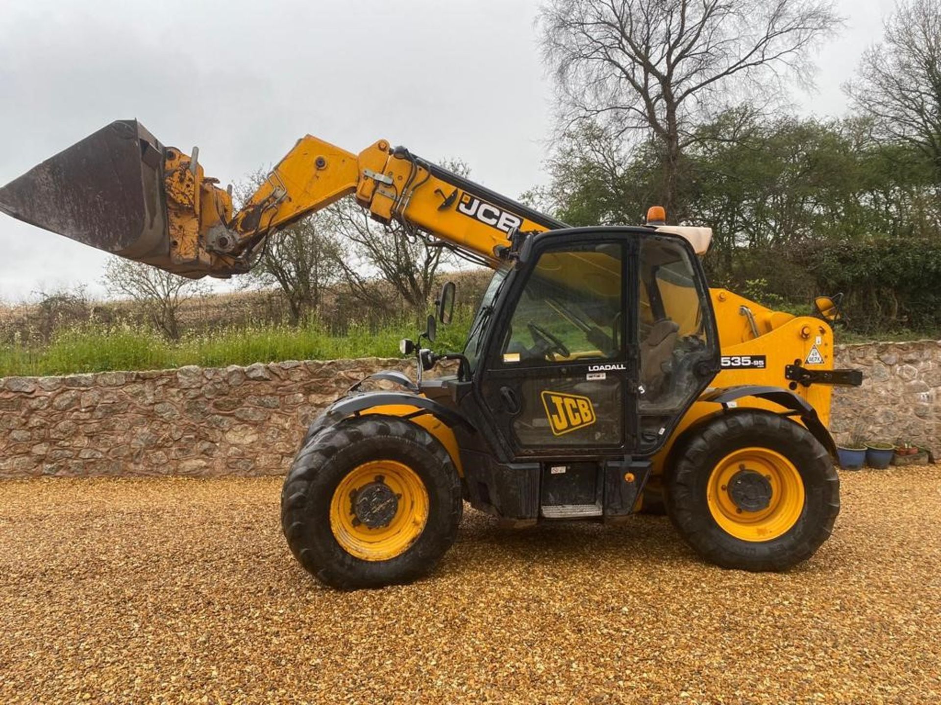 2012 JCB 535-95 Telehandler, 8400 hours, bucket & fork