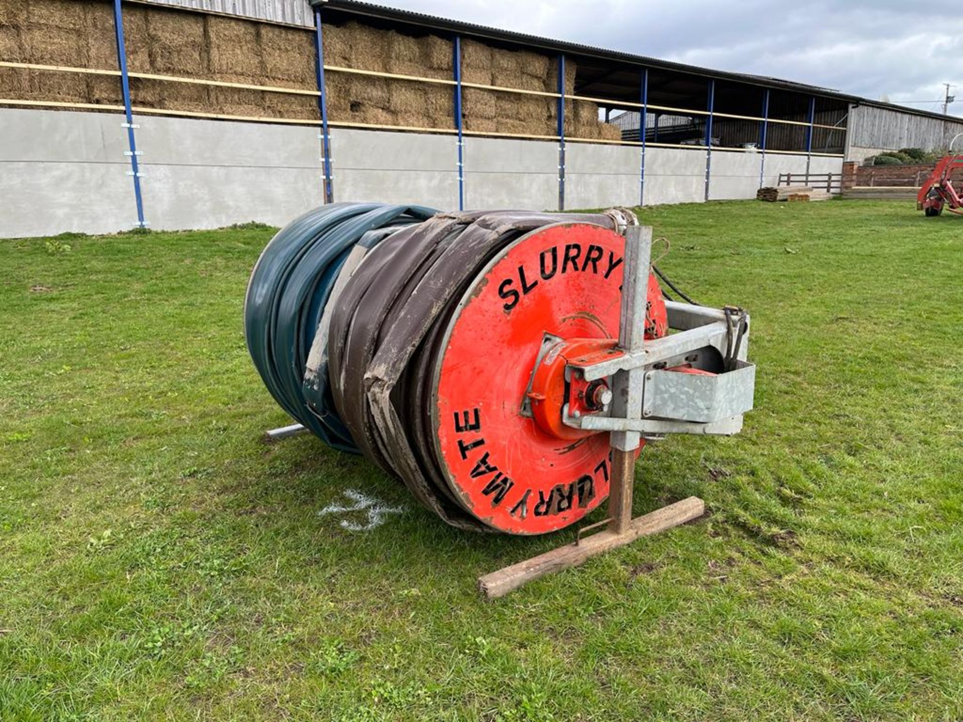 Maztech Front Reeler with approx 730 metres of Snap-Tite Pipe. - Image 2 of 3