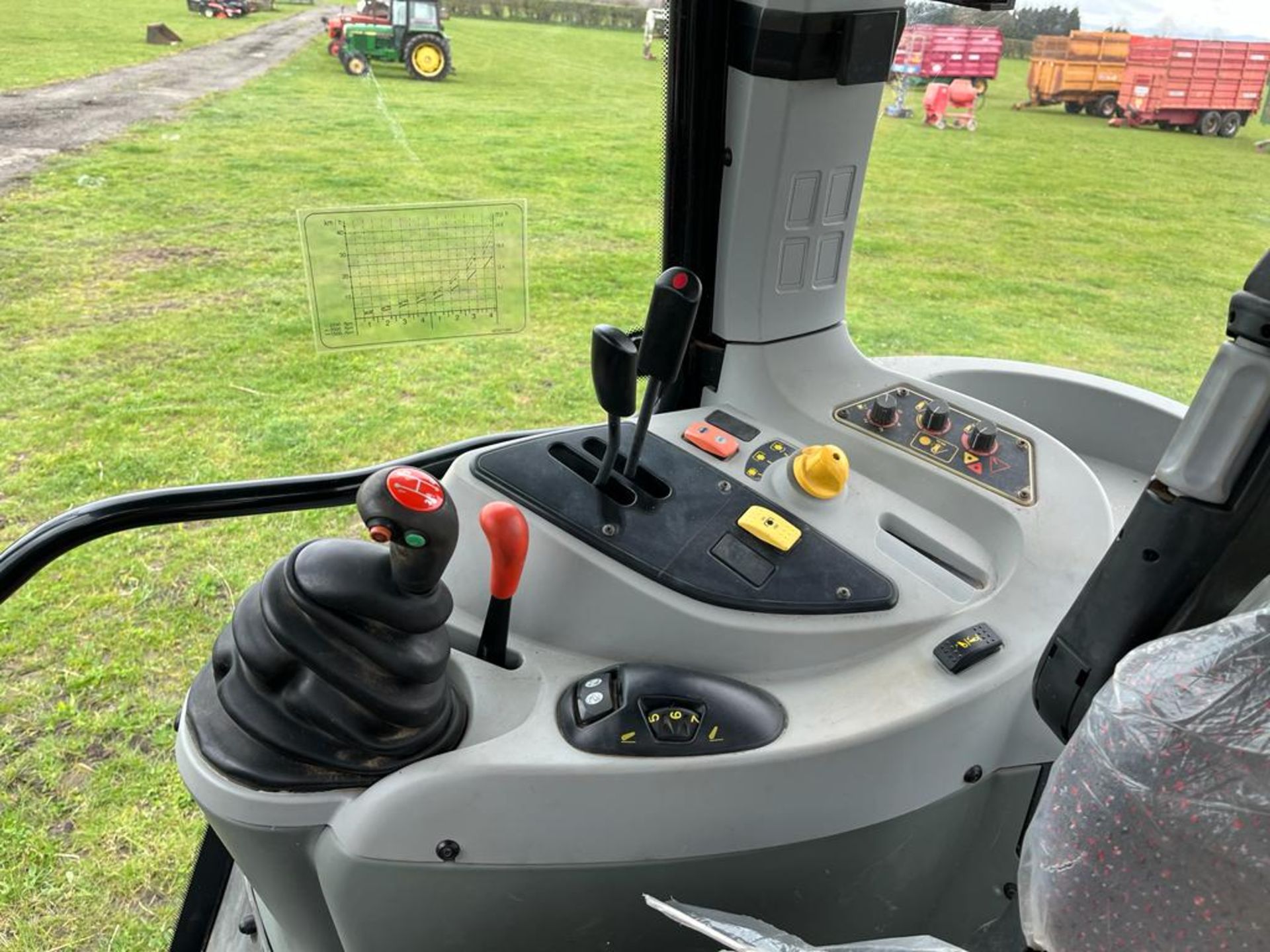 2004 Massey Ferguson 5445, 2 wheel drive. 1278 hours - Image 4 of 5