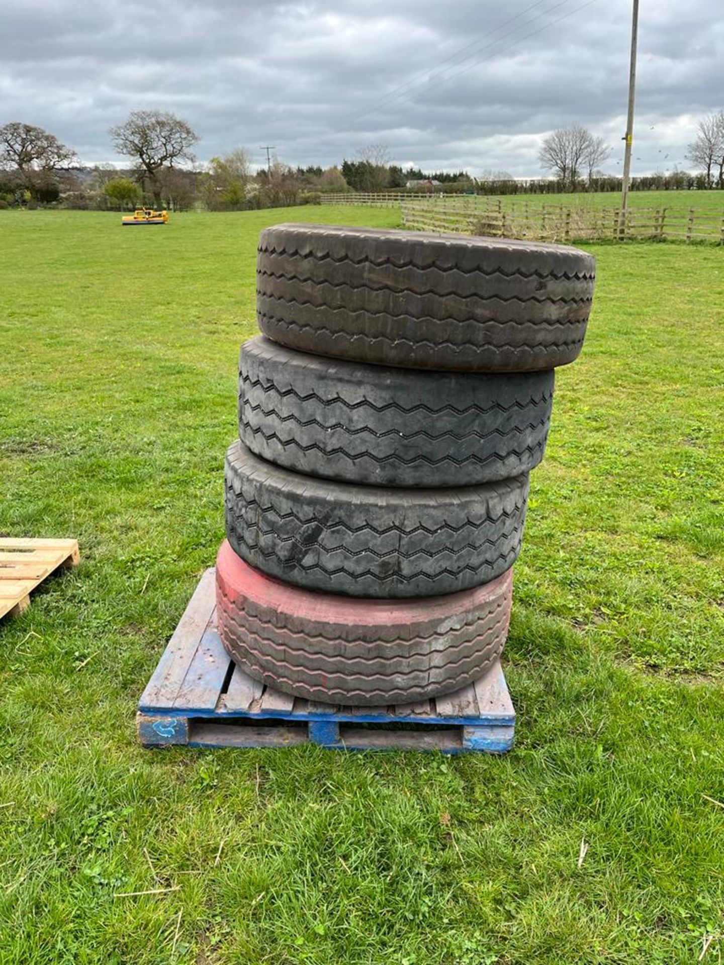 4x Super Single Tyres