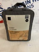 Cosy & Light Synthetic 10.5 Tog Duvet, Double RRP £49.50