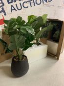 Set of 4 Artificial Plants Indoors in Pots