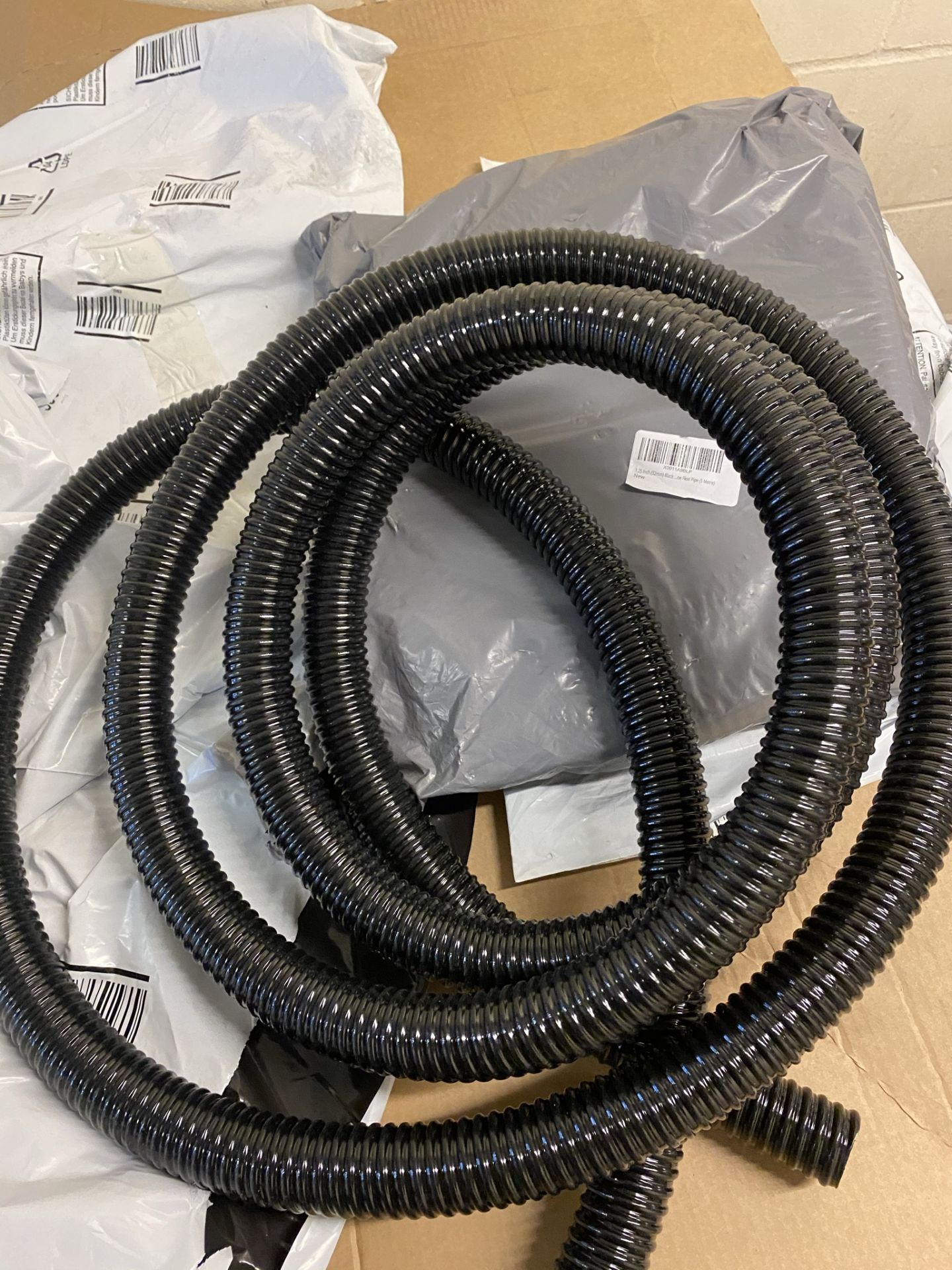 RRP £32 Set of 2 x 1.25 Inch (32mm) Black Corrugated Flexible Hose Flexi Pipe (5 Metre) - Image 2 of 2