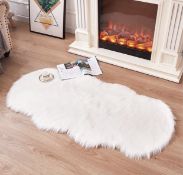 Faux Sheepskin Rug Soft Fur Area Rug, 70 x 140 cm Anti-Skid Carpet