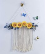 RRP £120 Set of 10 x Dloapesy Artificial Floral Party Wreath Sunflower Deco with Woven Tassels