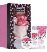 Cherry Blossom Bath Spa Gift Set with Artificial Flowers, Shampoo, Body Scrub, Gel and Lotion