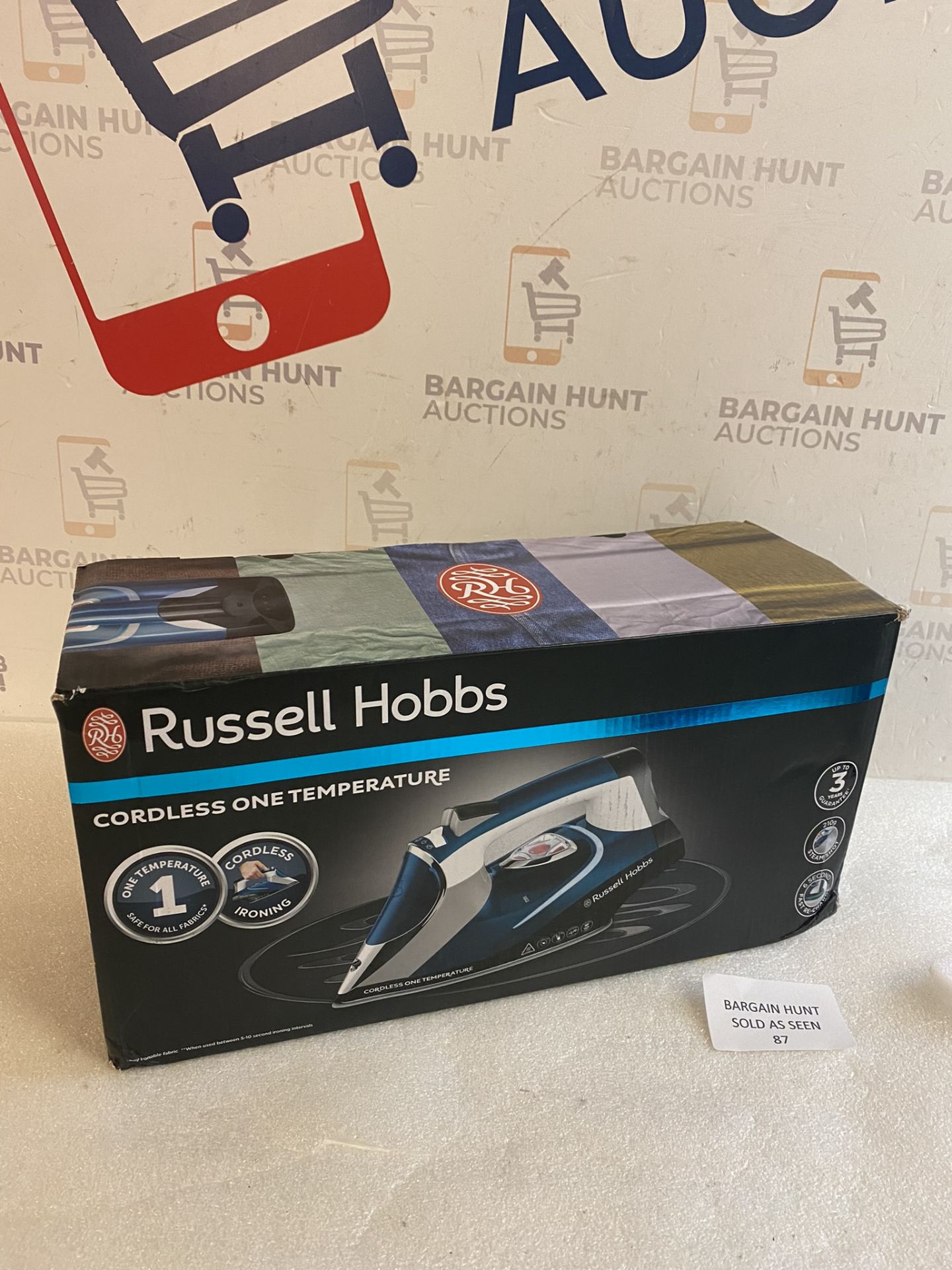 Russell Hobbs 26020 Cordless One-Temperature Steam Iron RRP £48.99 - Image 2 of 2