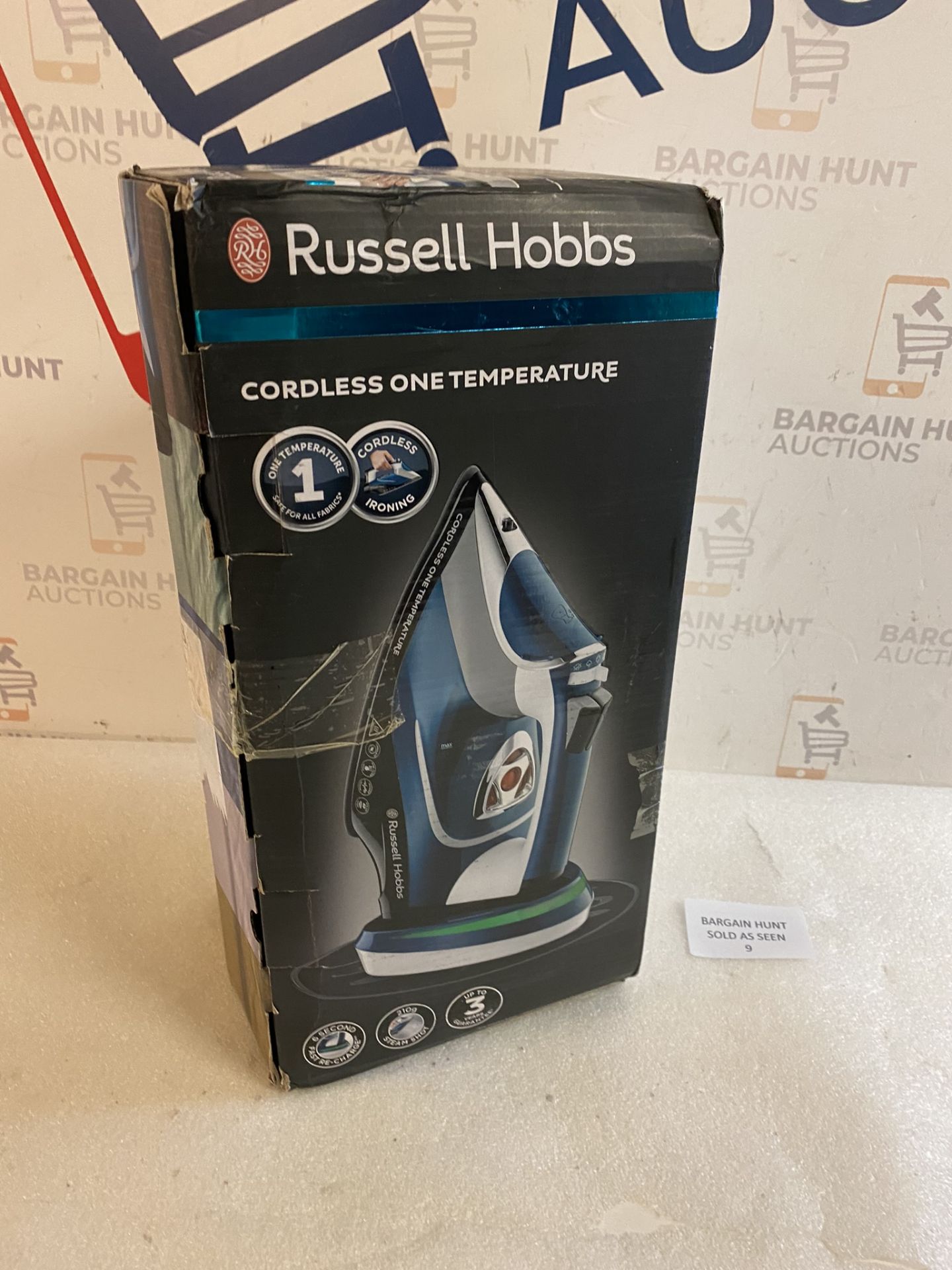 RRP £49.99 Russell Hobbs 26020 Cordless One-Temperature Steam Iron 2600W - Image 2 of 2