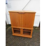 Mid century corner TV/Entertainment unit. H104cm W84cm D51cm approx