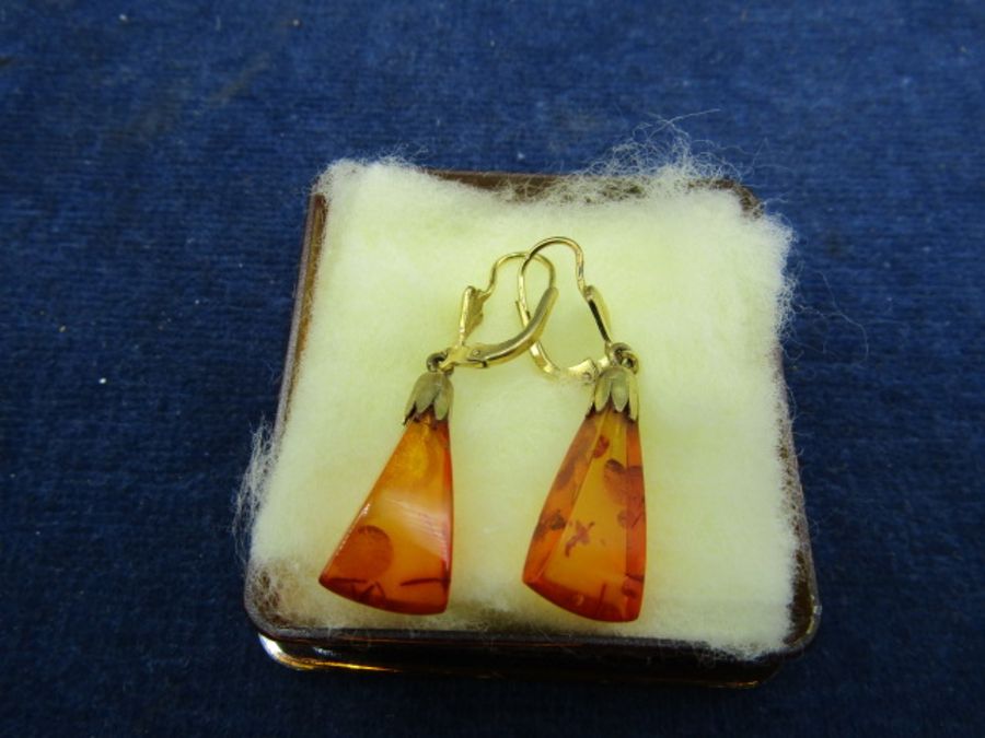 A pair of 'Amber' drop earrings and a pair of Jade drop earrings - Image 2 of 4