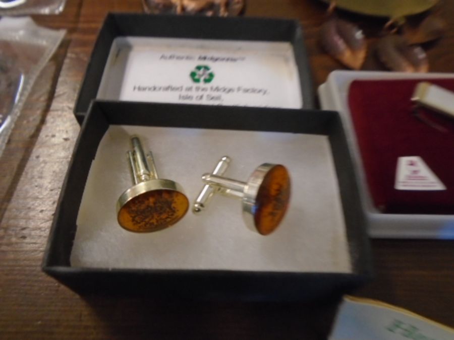 'Amber' cufflinks and a collection of costume jewellery - Image 6 of 8