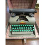 Vintage Lillliput typewriter
