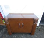 Beautility retro sideboard/cocktail cabinet with 2 doors to front, 2 internal drawers and door and