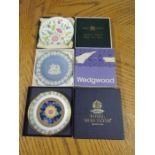 Small boxed ceramic dishes including Minton, Wedgwood and Royal Worcester. 11cm diameter approx