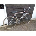 1960's Raleigh racer bike in mostly original condition. resin gold badge, chrome plated wheels