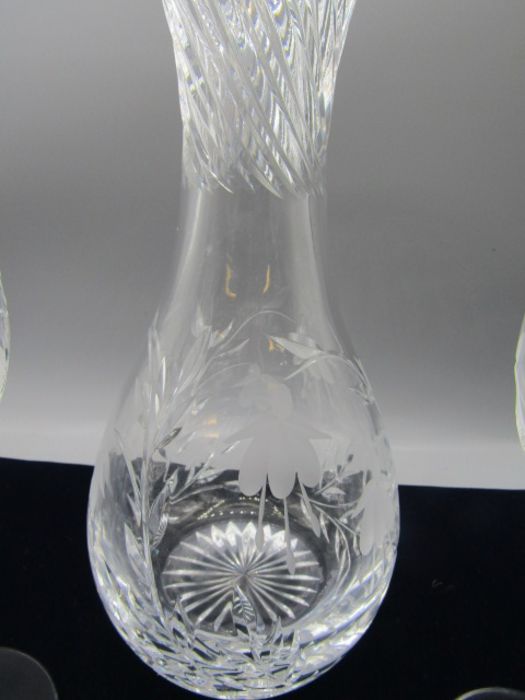 Stuart crystal decanter/jug and stemmed glasses etched with fuschia design - Image 2 of 3