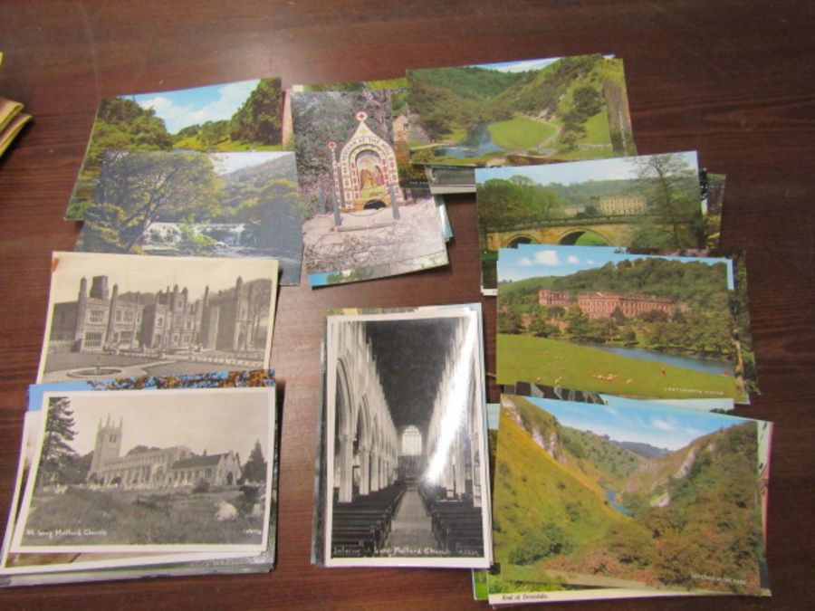 A box of loose vintage postcards including newspaper postcards of Diana plus an empty photo album - Image 6 of 9