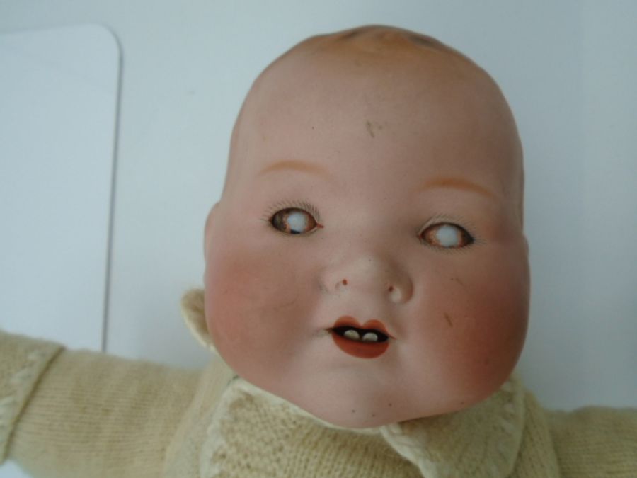 Armand Marseille 351 cloth body - Bisque faced doll (1930's) with sleeping eyes and bottom teeth - Image 3 of 5