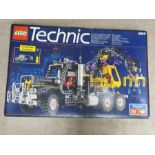 Great lego set with instructions Box has some wear, please see the images.