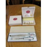 Royal Albert Old Country Rose's gold plated and fine porcelain spoon set and unbranded carving set