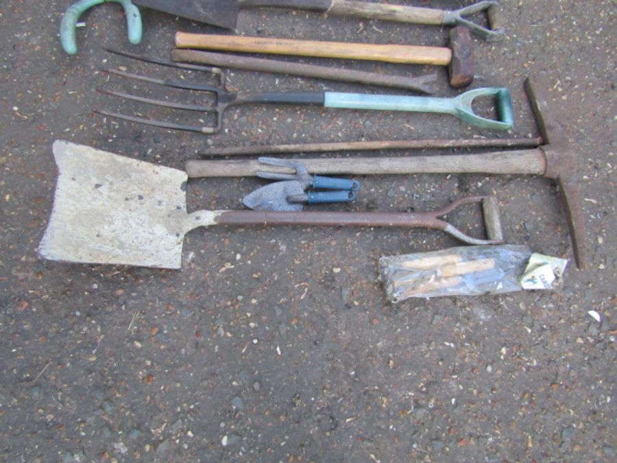 Garden tools including sledge hammer and pick axe etc - Image 3 of 3