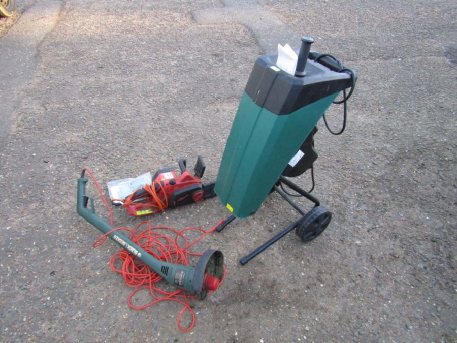 Electric garden shredder, strimmer and chainsaw