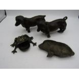 Brass frog, pig dish and a pair of dogs a/f