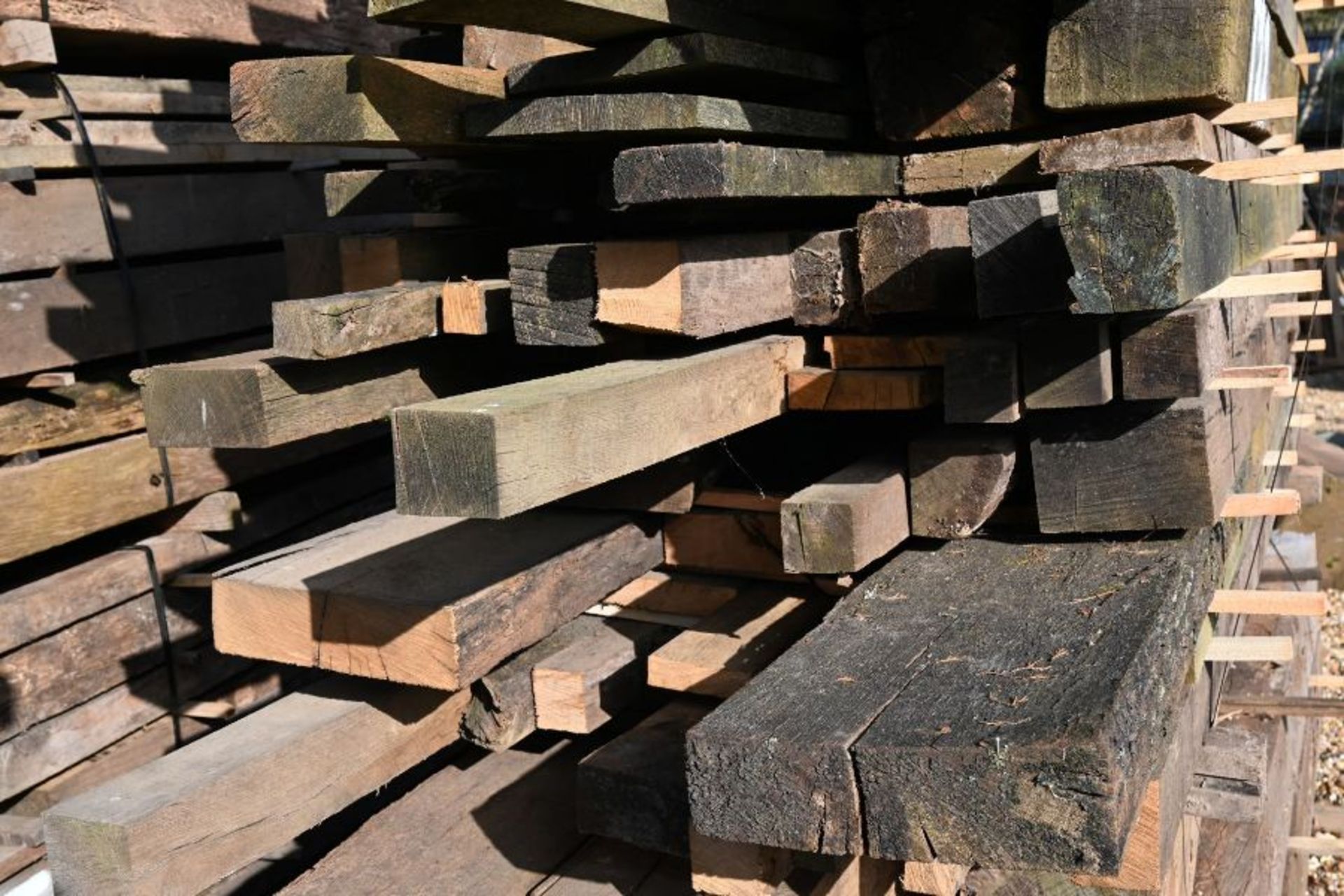 Pack of A/D Oak Beams 1.5m3 (T22) - Image 3 of 3