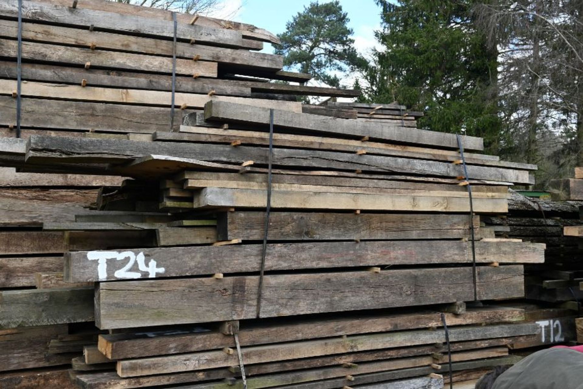 Pack of A/D Oak Beams 2.082m3 (T24) - Image 2 of 3