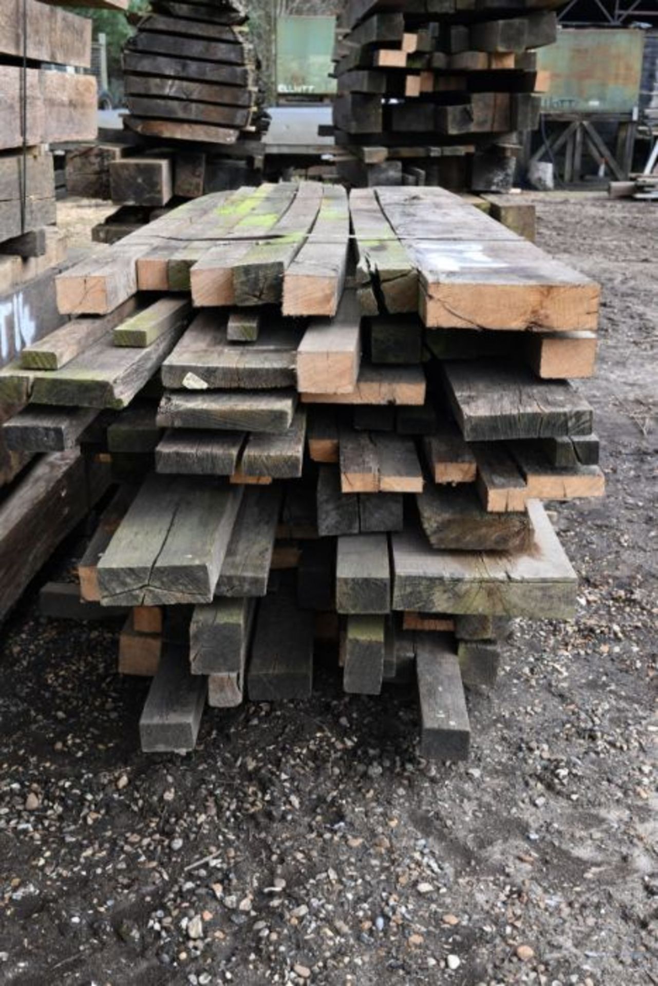 Pack of A/D Oak Beams 1m3 (T28) - Image 3 of 3