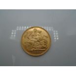 An Edward VII 1908 gold full sovereign , 8.01g