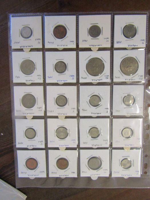 A collection of 50% English and 50% foreign coinage- English copper with some modern crowns and - Image 7 of 23