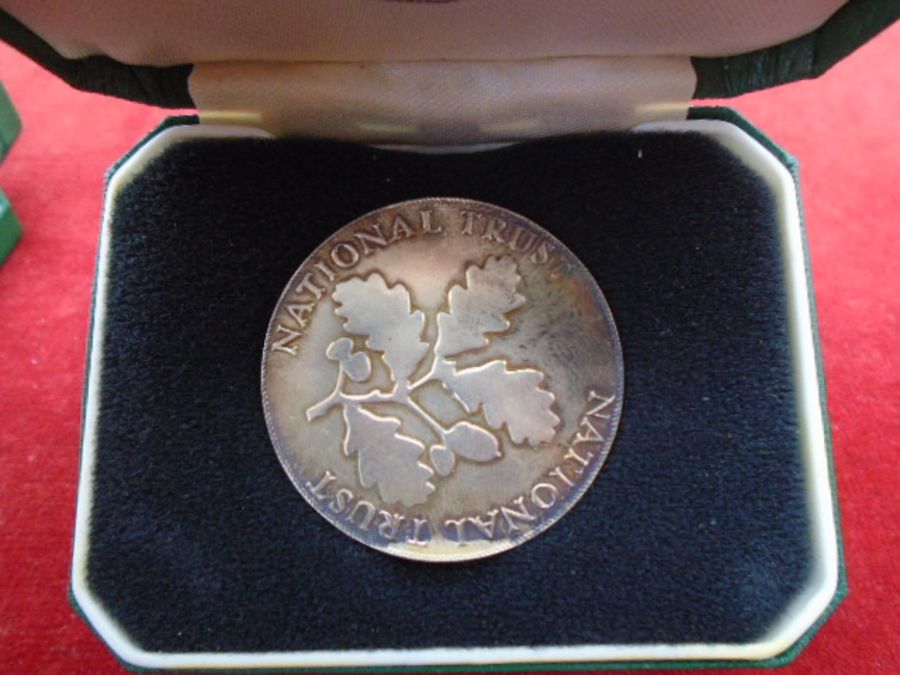2x boxed silver medallions National Trust 25gm each - Image 4 of 5