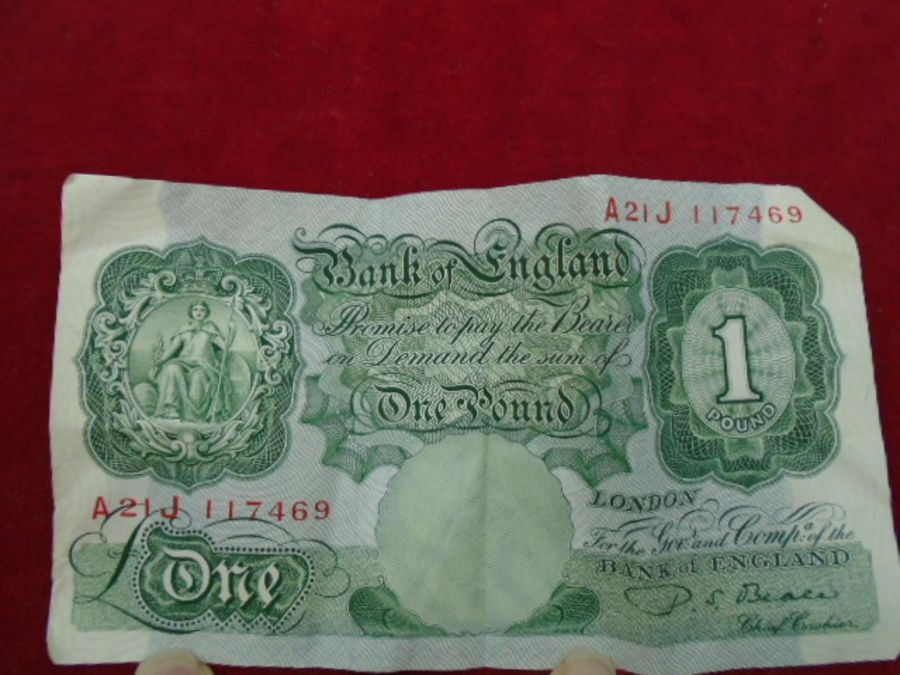 Beales One Pound note (A21) plus a mixed bag of coinage containing little silver but mainly - Image 2 of 4