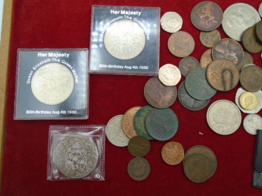 A bag of mixed, mainly British, both copper vic 1d and 50p. Modern crowns and some silver 3ds. - Image 2 of 4