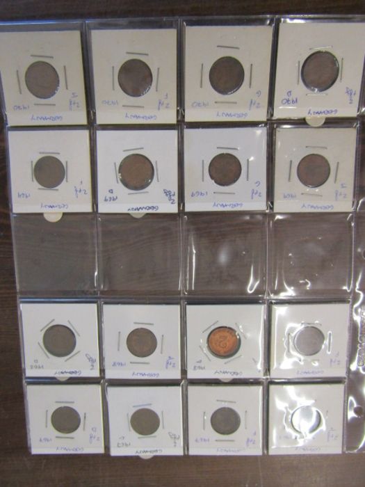 A collection of 50% English and 50% foreign coinage- English copper with some modern crowns and - Image 8 of 23