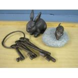 Repro cast rabbit, keys and mouse