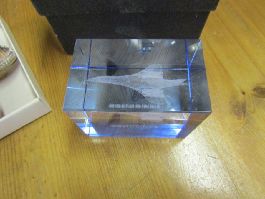 Concorde paper weight in box and boxed Wade starfish dish - Image 5 of 5