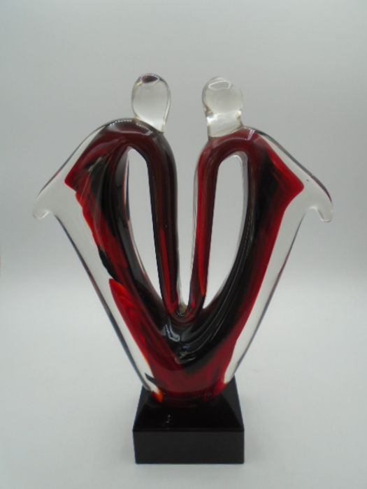 red and black glass abstract sculpture in the style of Murano and a glass heart paperweight - Image 2 of 6
