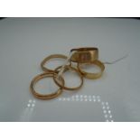 5x gold 9ct rings, 13.6g