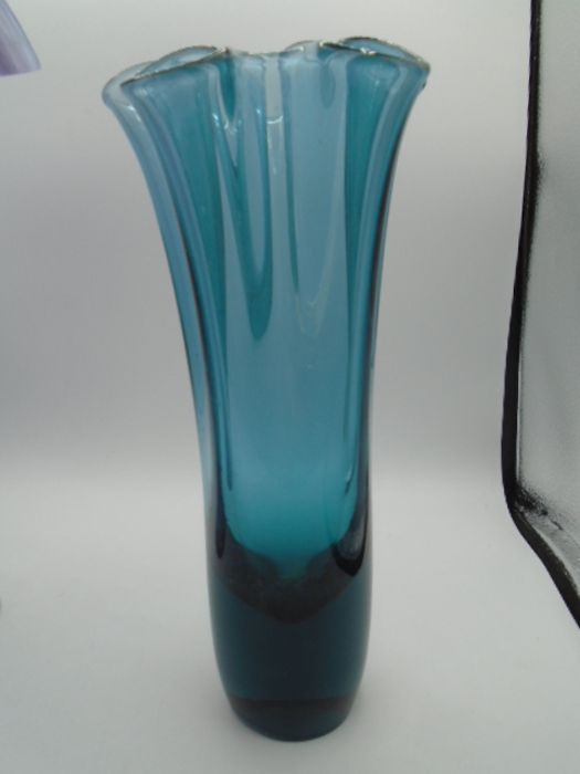 4 coloured glass vases, tallest approx 39cm - Image 3 of 7