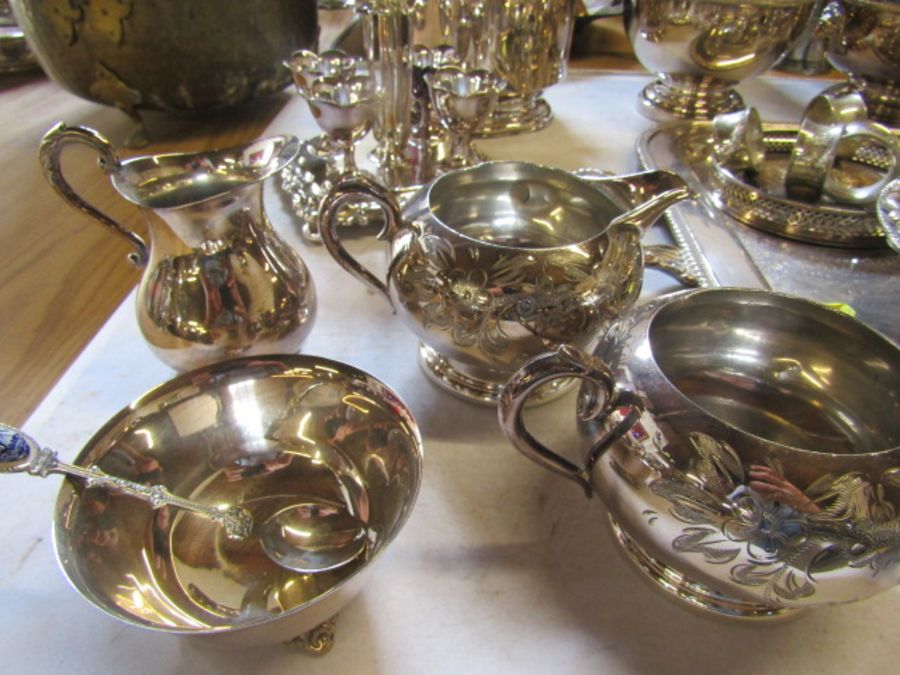 Silver plate table ware inc seving plates, dishes, bowls etc - Image 2 of 7