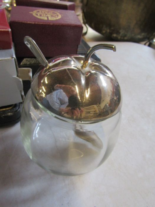 Collection of silver plate and other meta items to include napkin rings, cheese markers, candle - Image 9 of 9