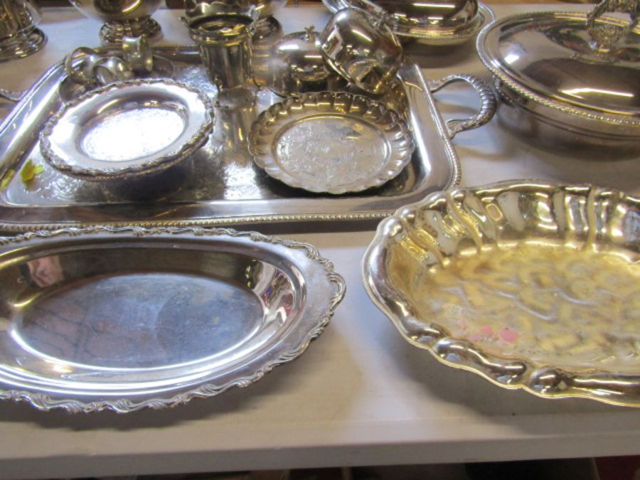 Silver plate table ware inc seving plates, dishes, bowls etc - Image 7 of 7