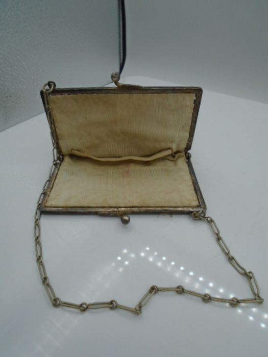 Vintage white metal rhinestone crystal cocktail purse with chain handle - Image 4 of 4