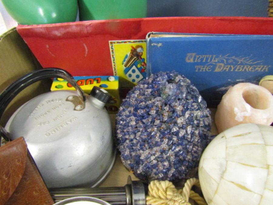 A box of collectables to include onyx, horn handlded copper pan, palmistry print, clogs etc - Image 4 of 9