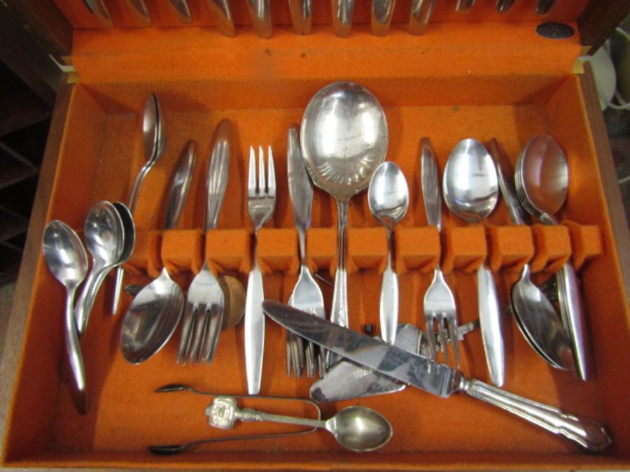 Mapin and Webb part cutlery canteen with 3 empty canteen boxes and display case - Image 4 of 4
